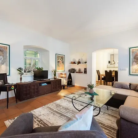 Unique Experience - Charles Bridge Apartment *