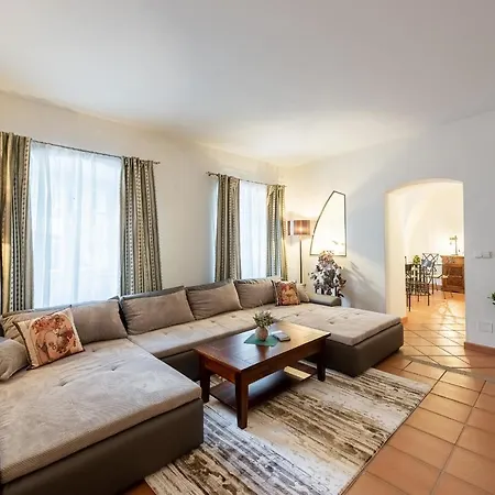 Unique Experience - Charles Bridge Apartment Prague