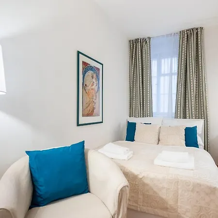 Apartment Unique Experience - Charles Bridge *
