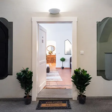Unique Experience - Charles Bridge Apartment Prague